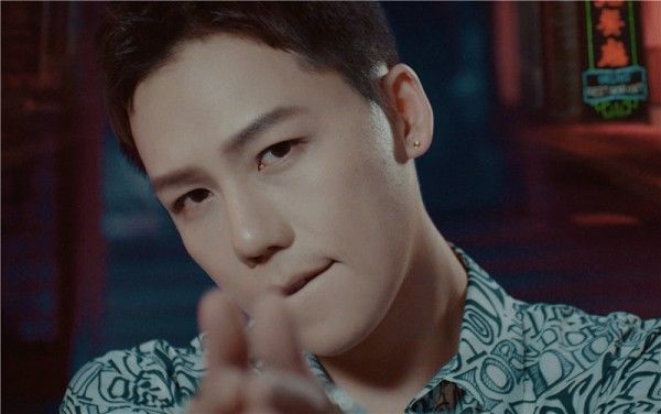 刘维《come back to me》mv上线 赛博朋克风格打造奇幻梦境