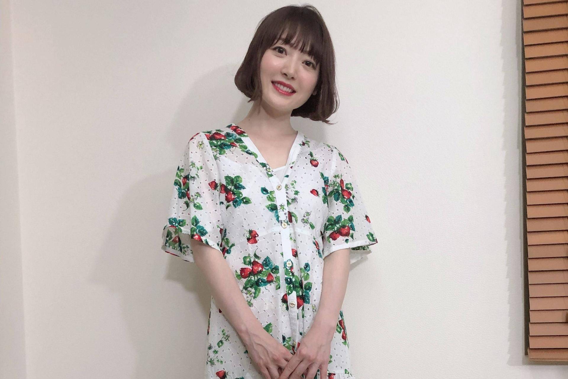 31岁花泽香菜宣布结婚,对方是与她交往了3年的同行,人气不及她