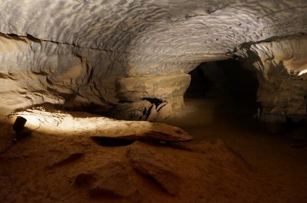 全球"最长"洞穴,六百公里还没到头,网友:难道是地下城入口?