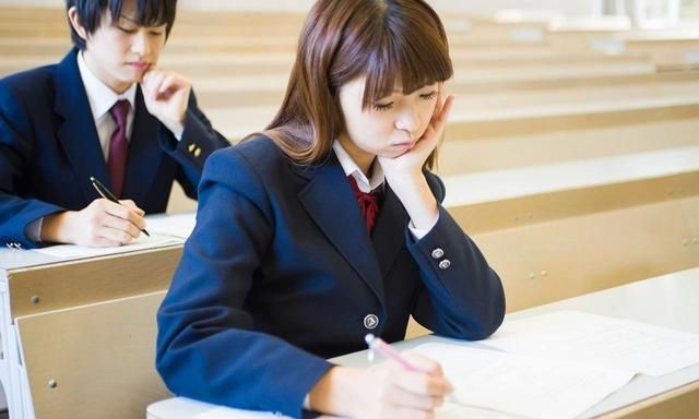 初中女生假如"早恋"了,不能选择这3种男生,很可能后悔一辈子