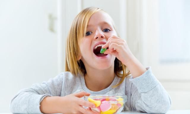 夏天宝宝不爱吃饭怎么办?父母学会这六招应对孩子厌食,娃吃饭香|吃饭|