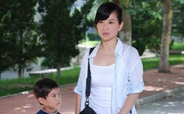 35岁单亲妈妈改嫁，继父要求9岁孩子“随我姓”，到底该不该改？休闲区蓝鸢梦想 - Www.slyday.coM