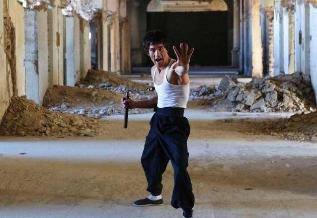 李小龙究竟能不能打?他曾坦言:拳王阿里能打死我!