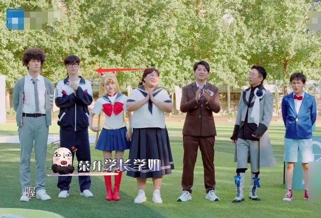 鞠婧祎与贾玲录综艺瞧见两人站一起时身高差是否谎报有答案了