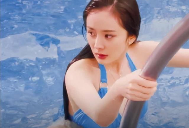 杨幂为显好身材费尽心机被曝用假屁股现场假体移位太尴尬