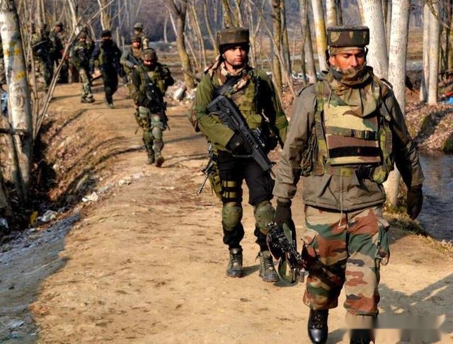 印度软肋曝光,一旦掐住其命脉,印军数十万大军将无法动弹休闲区蓝鸢梦想 - Www.slyday.coM 印度软肋曝光,一旦掐住其命脉,印军数十万大军将无法动弹休闲区蓝鸢梦想 - Www.slyday.coM