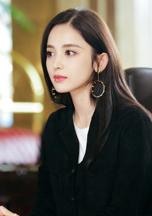 现代李小龙炮轰九大男演员:个个都占古力娜扎便宜,数窦骁最主动
