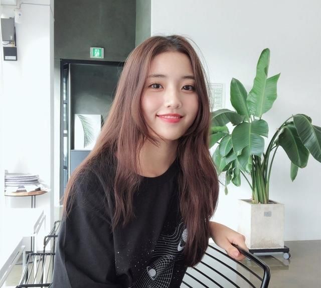 韩国00后女星郑多彬(jung da bin),长相清纯甜美可爱迷人!