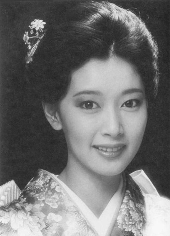 她是"日本第一美女",堪称360度无死角,如今却胖成谢大脚