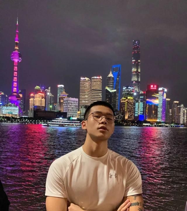 组图白净帅气的纹身小奶狗179的身高却有着男模般的身材