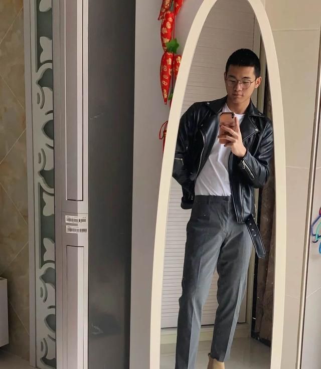 组图白净帅气的纹身小奶狗179的身高却有着男模般的身材