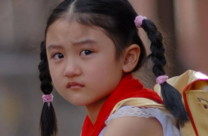 "长残了"被嫌弃的童星,5年后回国,"女大十八变"让人认不出