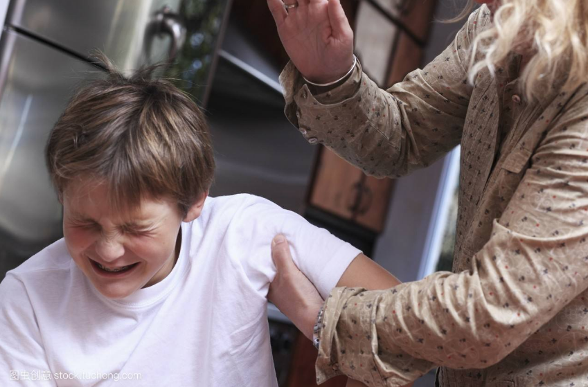 惩罚男孩子这几个方法比打骂更实用孩子将来还会感谢你