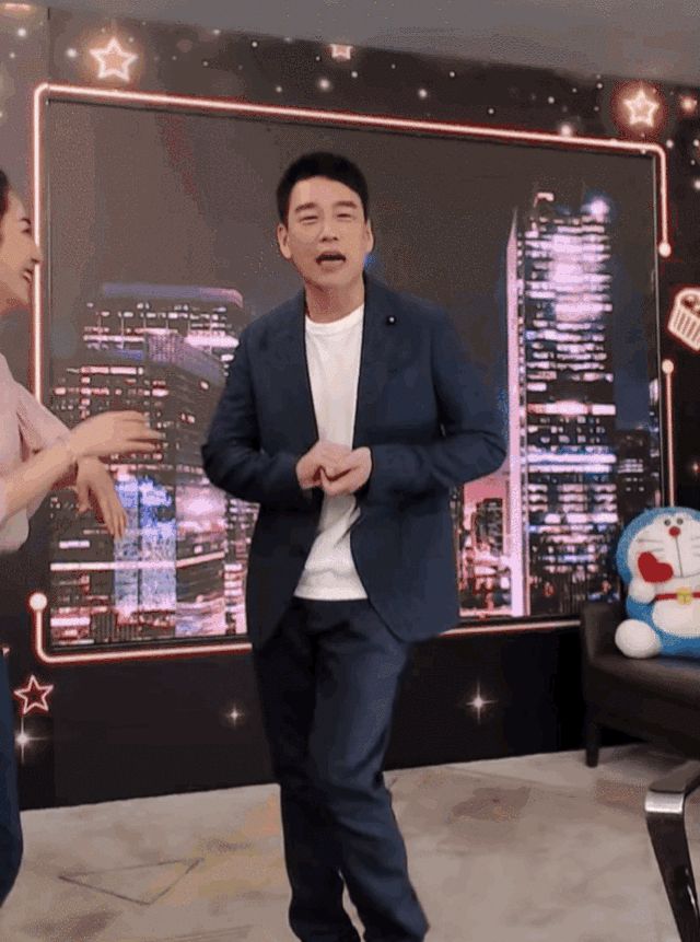 "人间富贵花"王耀庆:舞姿妖娆表情浮夸