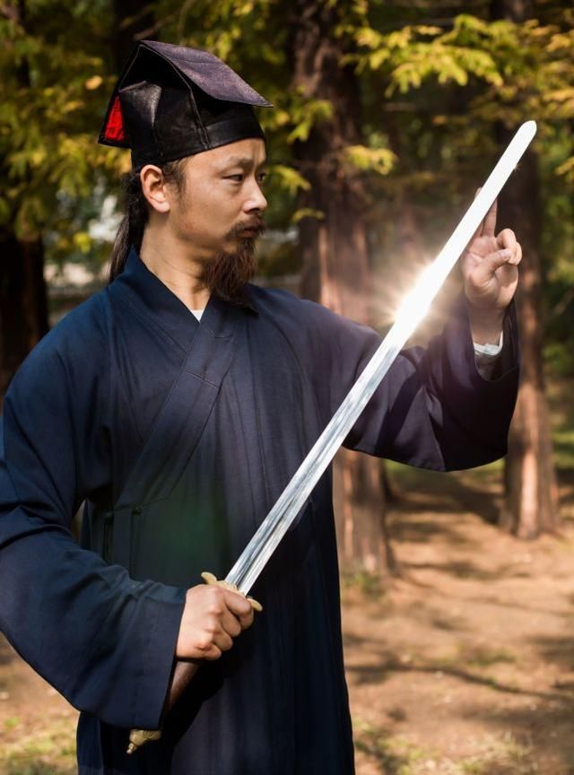 wbc拳王,泰拳冠军,旅美博士练喻轩挑战武当道长陈师行事件的整个始末