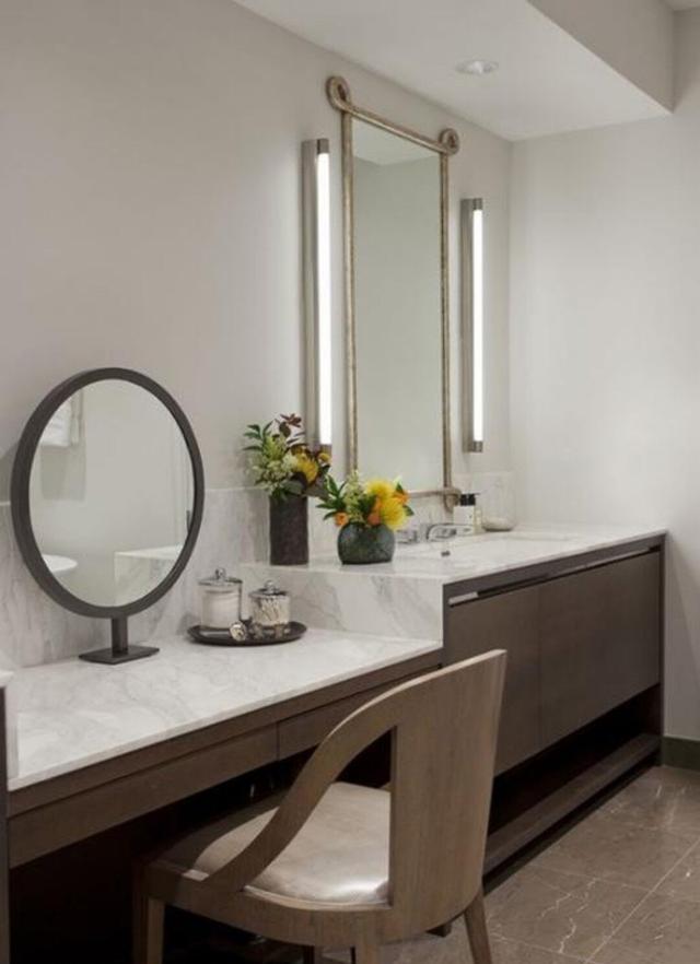 现在谁还装梳妆台?卫生间加个收纳台面,洗完漱直接化妆超方便!