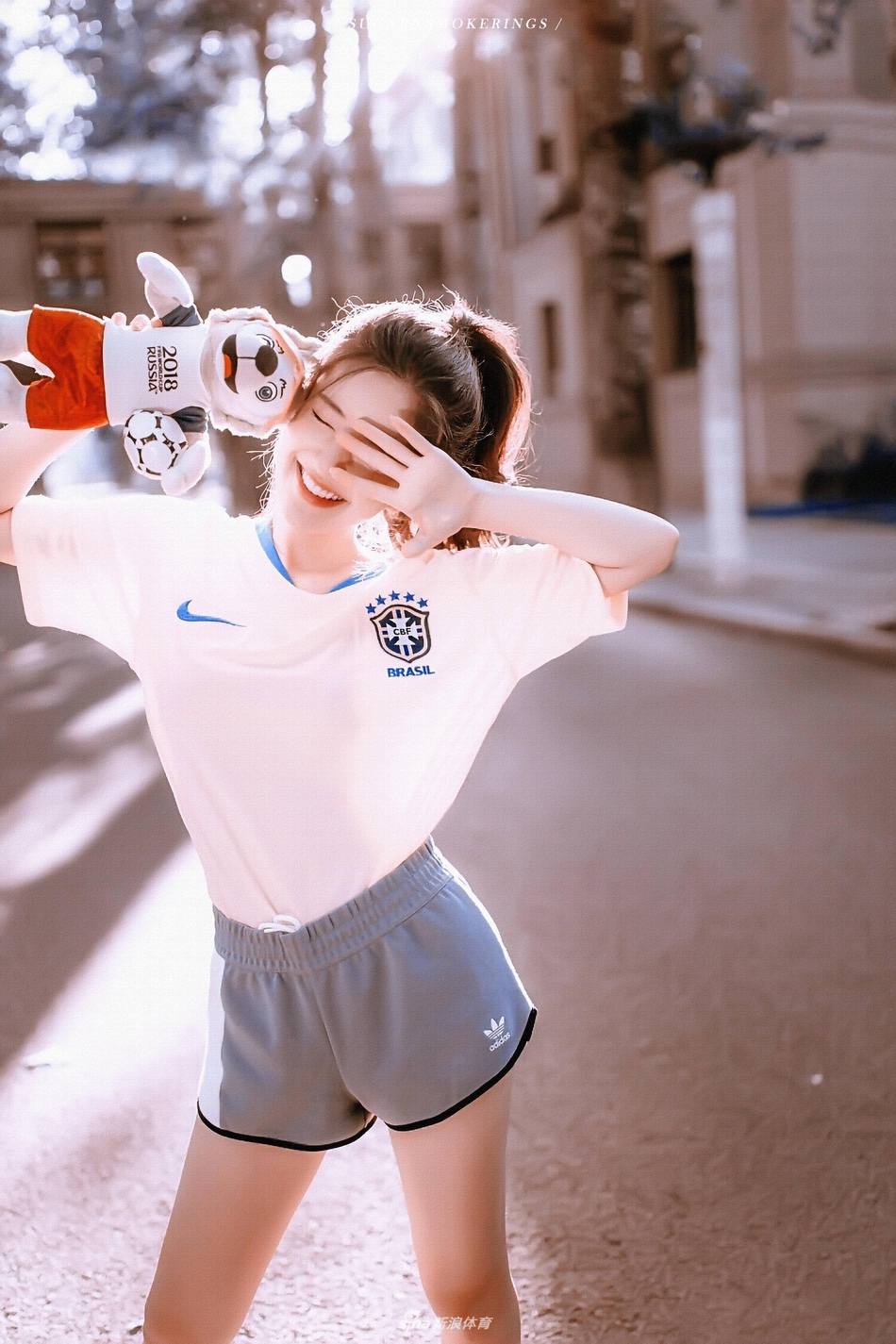 赵露思运动装青春无敌活力满满