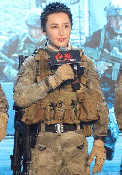 红海行动的寸头女兵不好看长发造型流出后美到不敢认