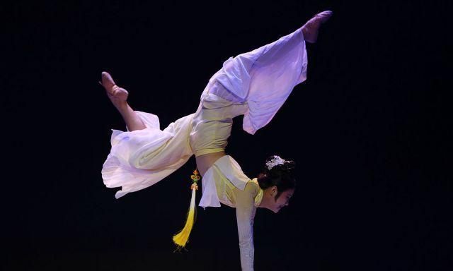 海南海口椰韵杯校园舞蹈大赛举行学生尽情舞动青春