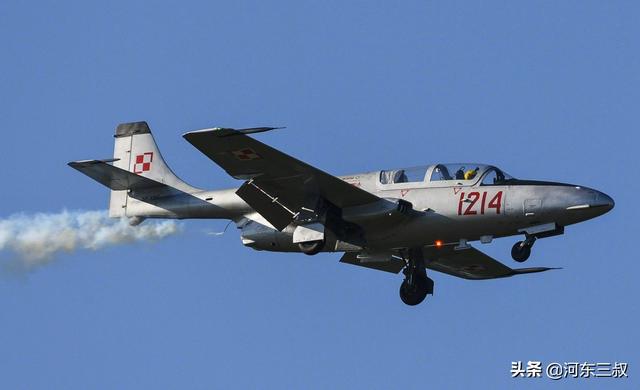 捷克l29海豚教练机单价112万60年代中国购入4架