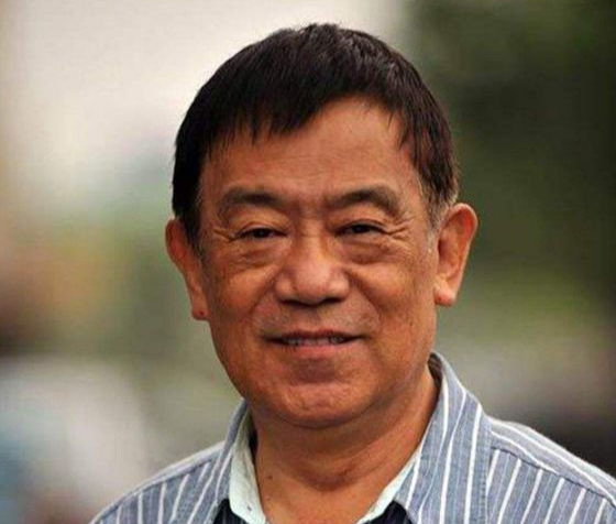 他是国家一级演员和妻子恩爱50年零绯闻如今一家四口都是演员