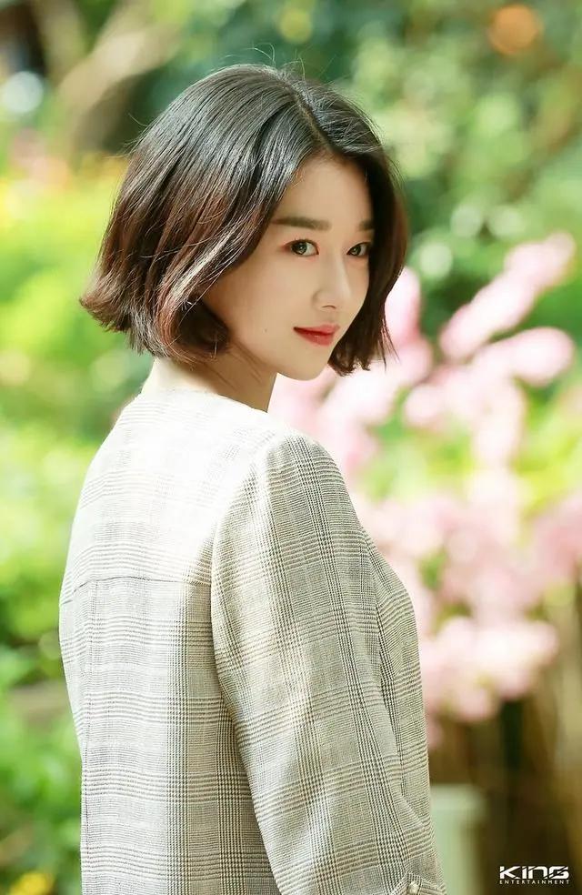 徐睿知短发超惊艳徐睿知虽然是精神病但没关系长发又黑又顺