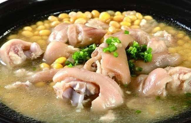 买猪蹄时,好多人不懂挑错,学会这3个小技巧,再也不花冤枉钱