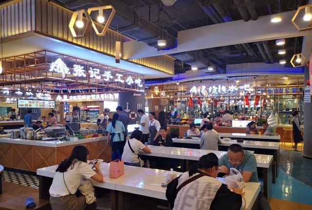 大食记美食城,繁华都市中的美食打卡地,这里有别样的西宁味道