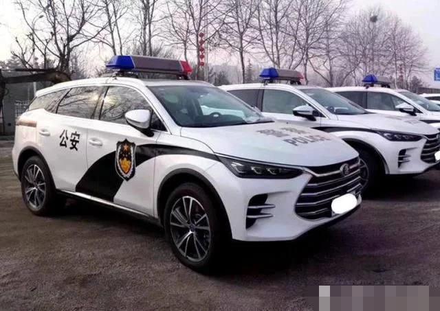中国警车换新衣!告别了大众和丰田新车一亮相众人竖起拇指称赞