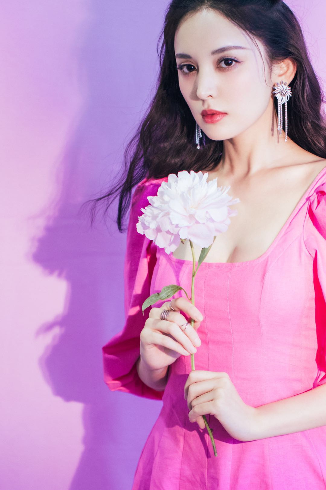 从粉色系开始吧,许久不见的古力娜扎越发可爱的了