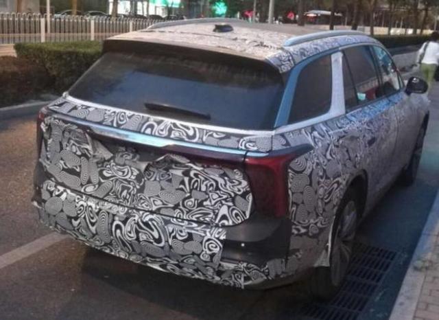 红旗E-HS9最新路试谍照曝光 豪车范儿十足