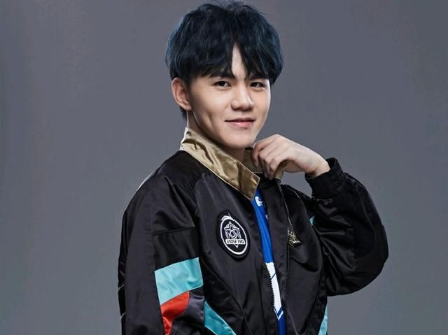 其实e星教练还为他留了一张王牌