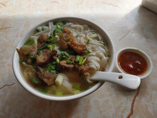 茂名旅游,绝不能错过当地的早餐四大天王之一|化州|牛腩粉|茂名_新浪