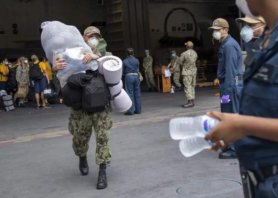 不要命了,美军疫情迎来第二波大爆发,却还忙着在关岛举行演习
