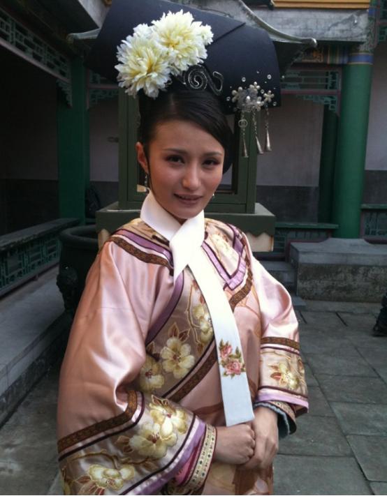 万美汐再次扮演《甄嬛传》的欣常在!美貌不在!变成了咖妃宋小宝|甄嬛