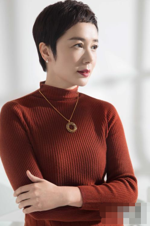 52岁伊能静保养得够好了?看到同龄的3位女艺人,才知道冻龄美女