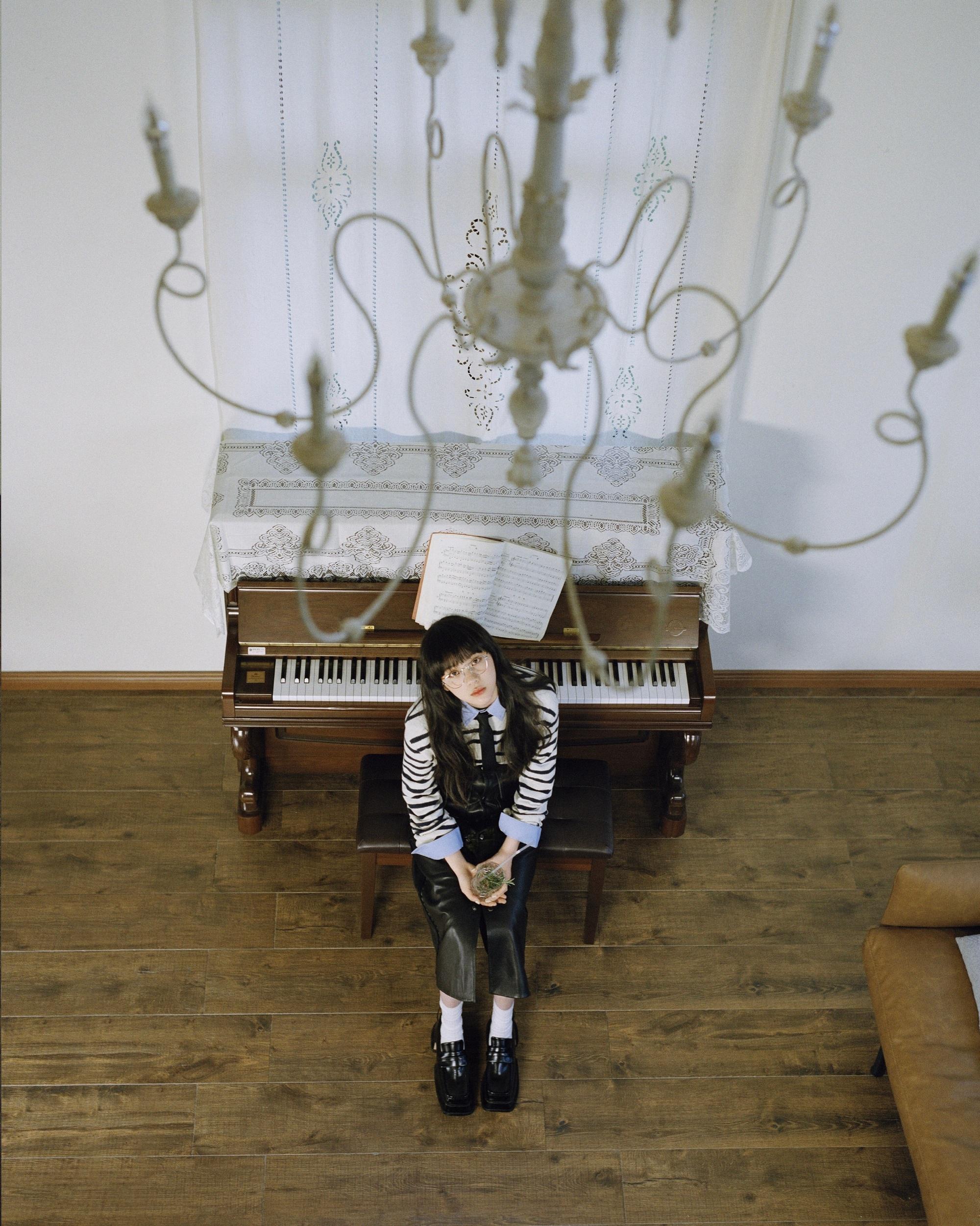 欧阳娜娜钢琴少女最会拍照的小小花