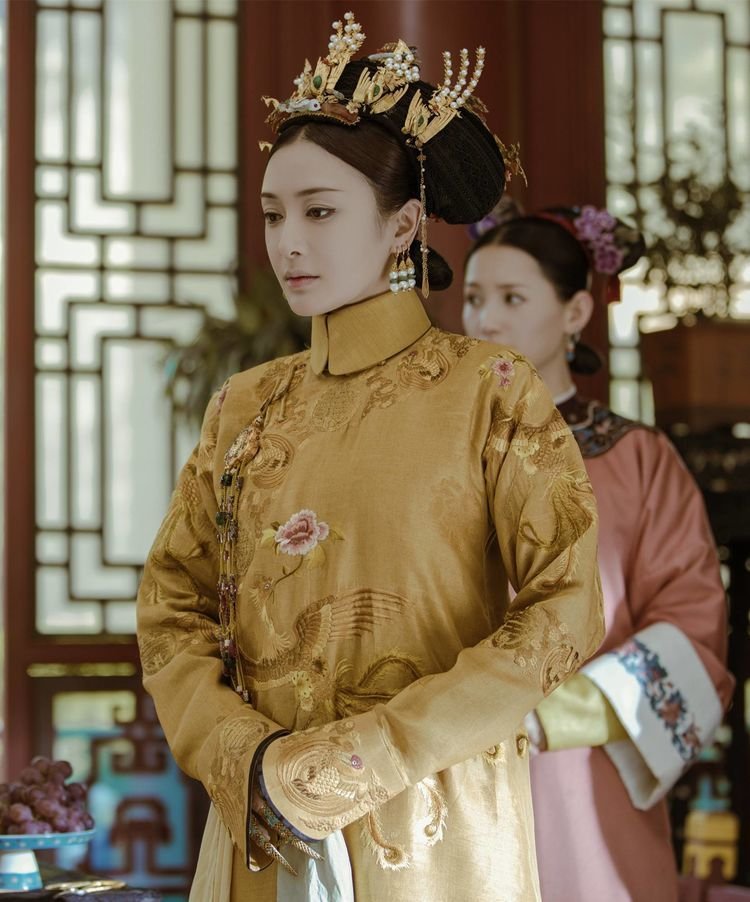 她与黄晓明相恋3年,但最终却输给了杨颖,如今逆袭成荧幕女王!