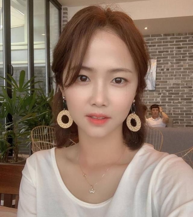 颜值这么高却选择踢球韩国女足李玟娥晒出近照美若天仙