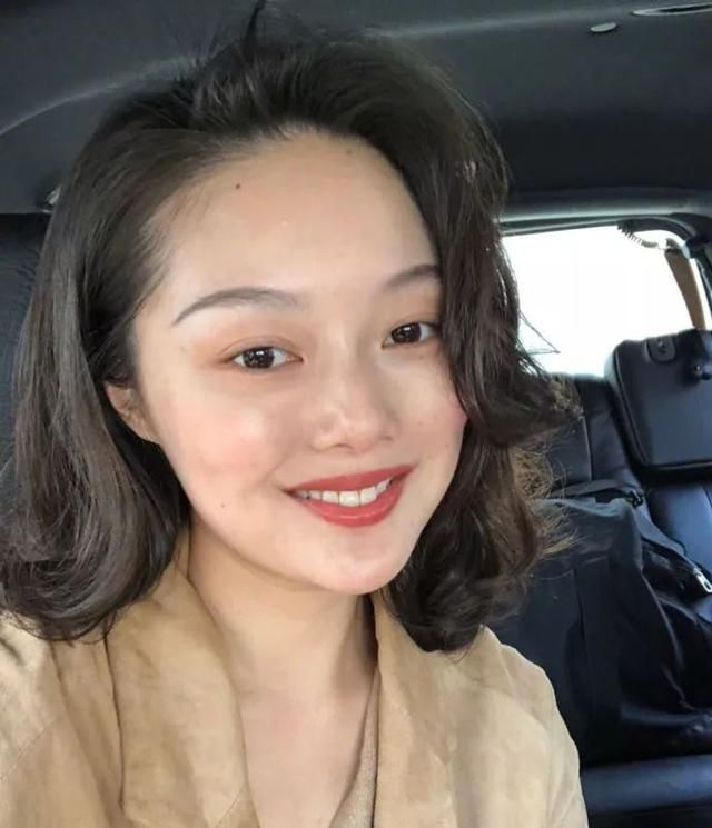 晚晚合影艳压了范冰冰?她的这3个拍照技巧更实用,女孩们学学吧