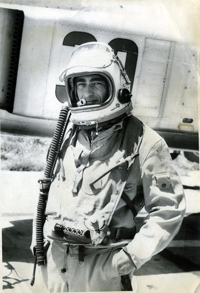 飞行员报告:驾驭苏-15截击机保卫苏联领空