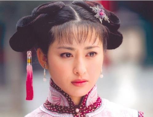 比如《少年包青天》,《活佛济公》等等,看名字就知道,她是一个生长在