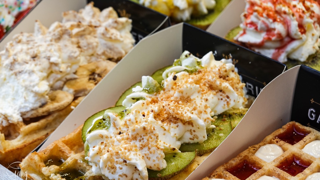 比利时美食热门排名第三的华夫饼,是来布鲁塞尔旅行必尝的小吃