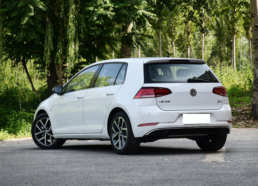 大众最好玩的两厢车,能买菜能下赛道,油耗3毛多,不足13万