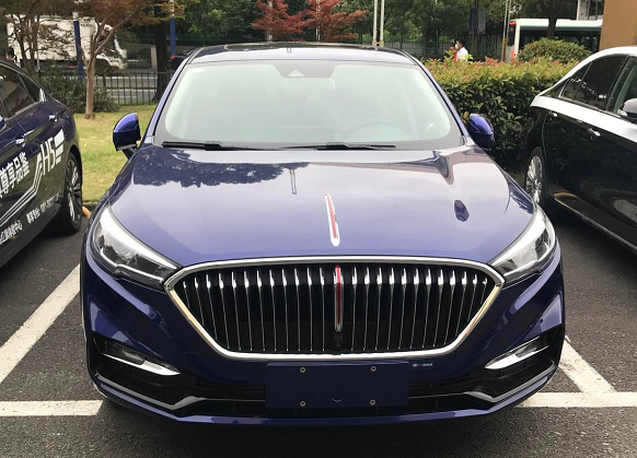 2020款红旗h5到店青川蓝色车身很大方配bose音响64色氛围灯