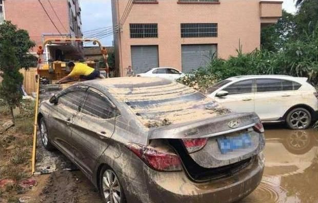 暴雨过后大量泡水车上市,3万买一辆泡水豪车到底值不值?