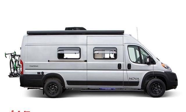 后置卫生间还有两个单人床精致大气布局新颖的b型房车