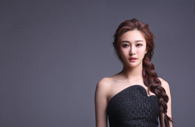 好声音亚军转型当演员父亲身价过亿成名后离婚至今单身