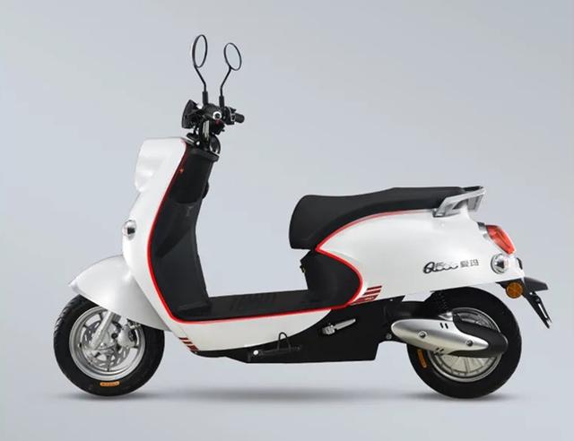 爱玛推出新电动车爱橙q500,配备60v20ah电池,最大续航达75km!