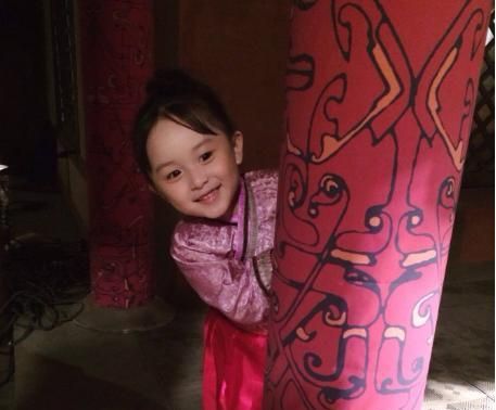 在拍电视剧的时候,小芈月才刚刚2岁.